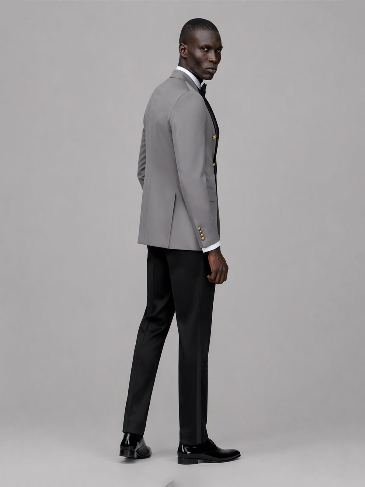 Men's grey double-breasted 2-piece suit set – back three-quarter view, Savile GA0175
