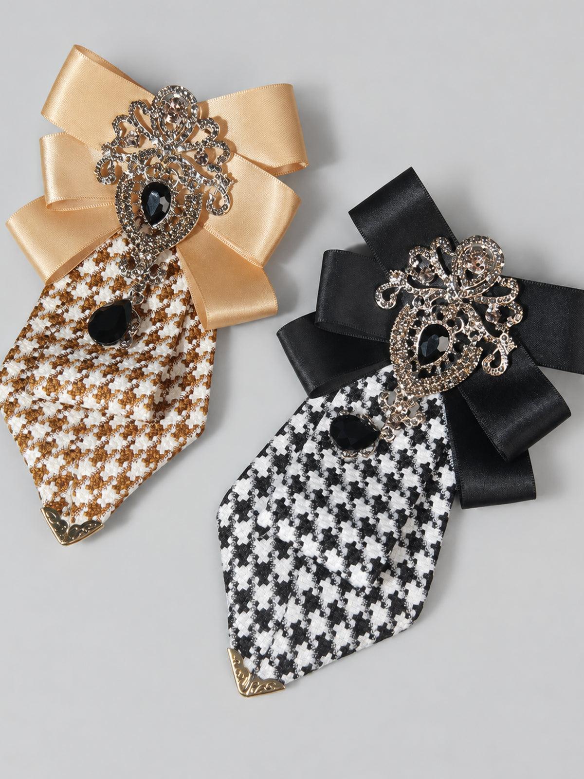 Savile PL0002 Men's Black & White Houndstooth Crystal Rhinestone Bow Tie – Styled on dress shirt collar