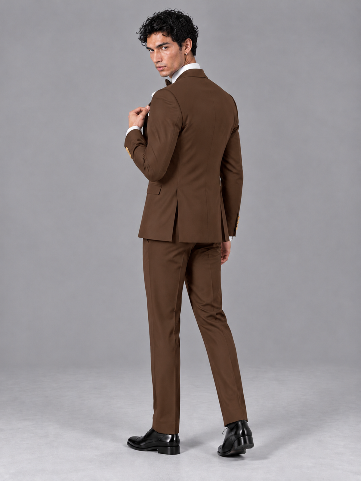 Savile Men's Brown Contrast White Peak Lapel 3-Piece Tuxedo Suit - Brown