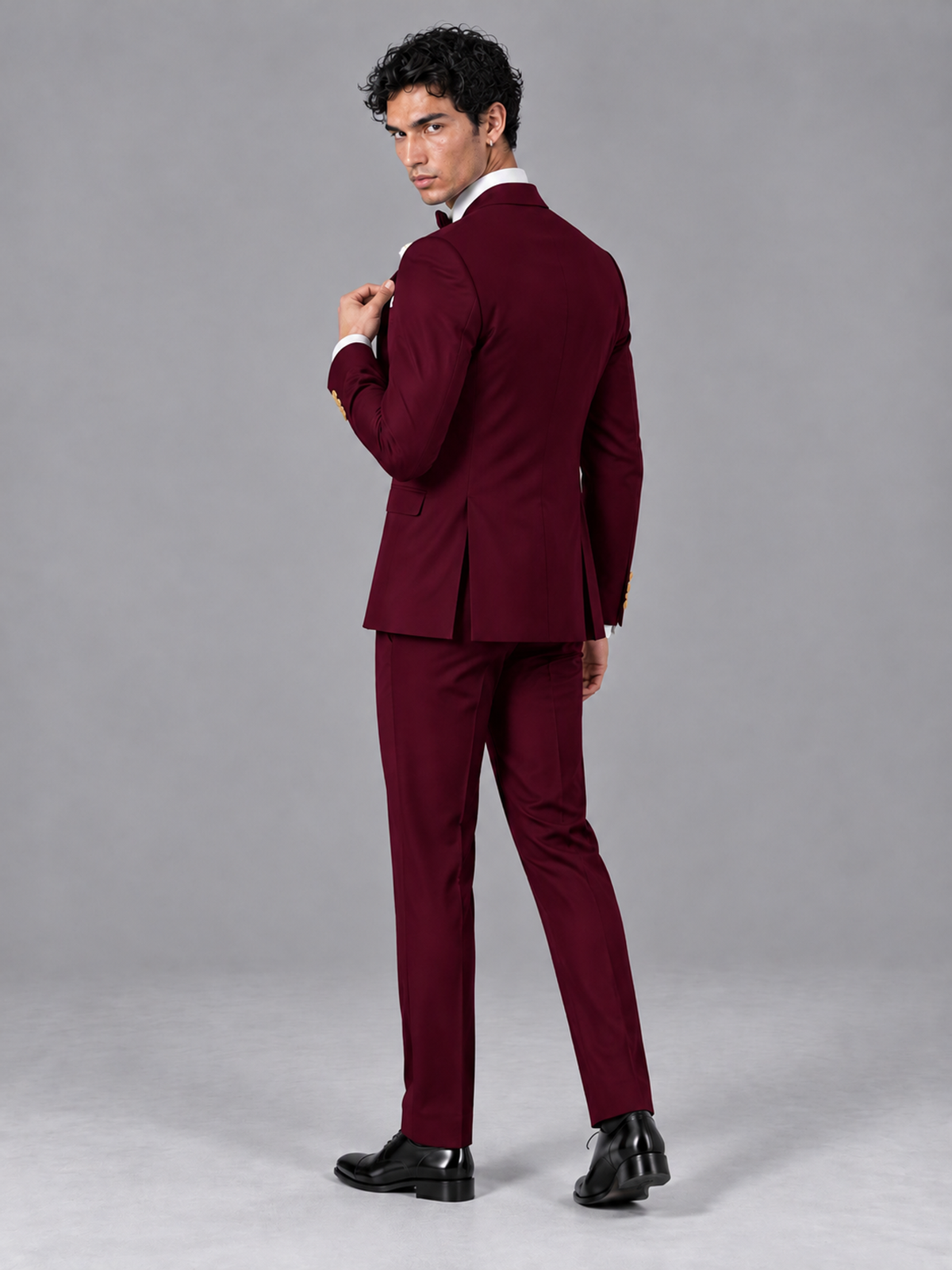 Savile Men's Burgundy Contrast White Peak Lapel 3-Piece Tuxedo Suit - Burgundy