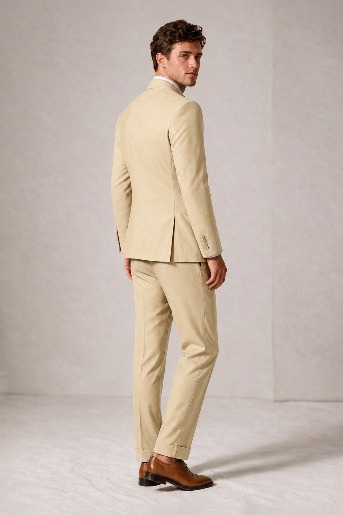 Savile Men's Champagne Double-Breasted Slim Fit 2-Piece Suit Set – Peak Lapel Blazer & Cuffed Trousers | Wedding Prom Formal - Champagne