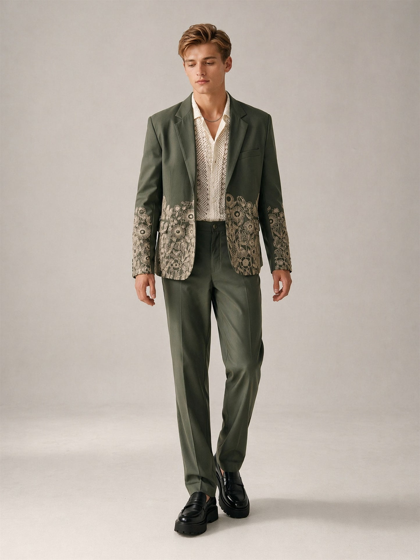 Savile Floral Embroidered 2-Piece Suit Set – Blazer close-up front detail