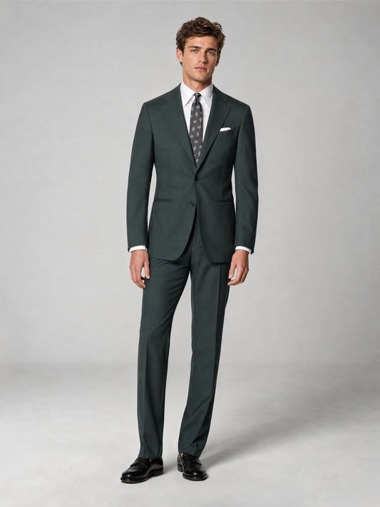 Savile GA0040 Hunter Green 3-Piece Suit – Front upper body, looking down showing lapel and tie detail