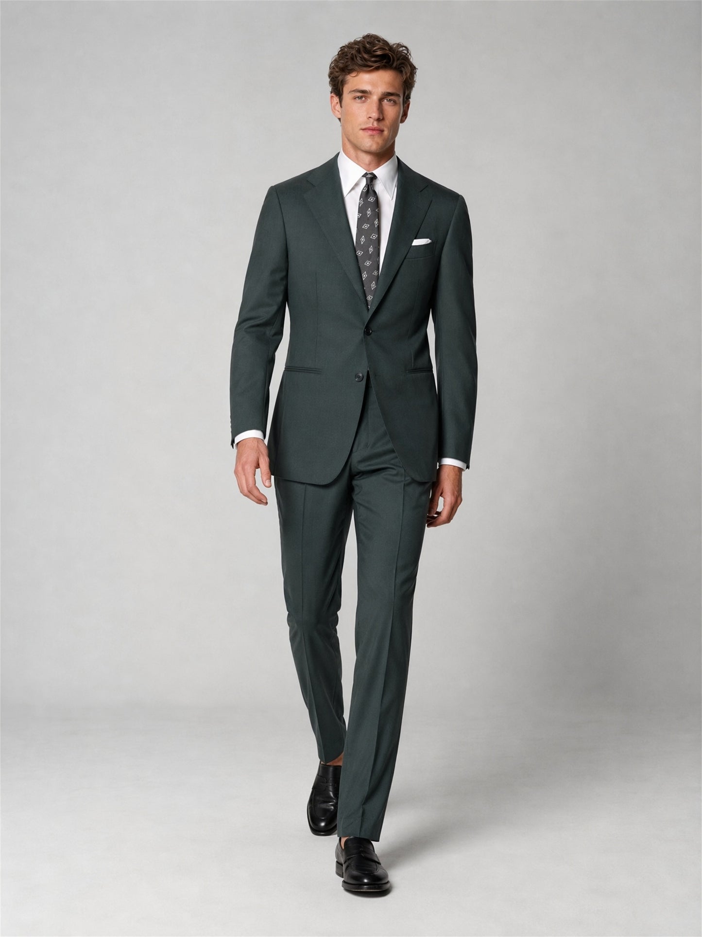 Savile GA0040 Hunter Green 3-Piece Suit – Front upper body close-up, direct gaze