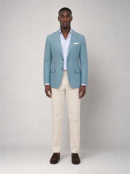 Savile GA0050 Sky Blue Linen Blazer – Upper body close-up, notch lapel and brown button detail