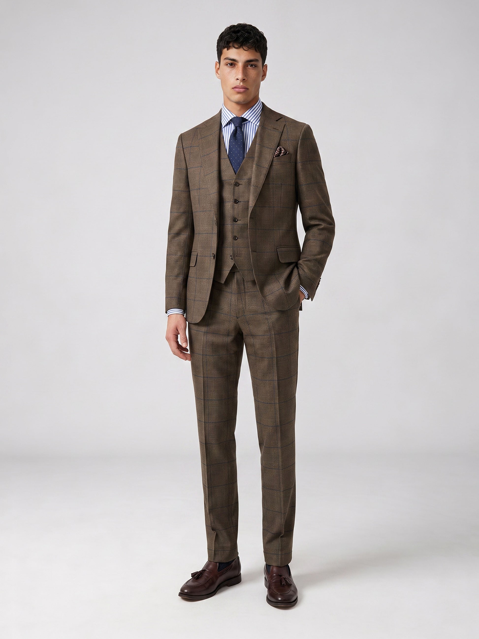Savile GA0055 Brown Glen Plaid 4-Piece Suit Set – Front upper body close-up, notch lapel, vest and Glen Plaid check detail