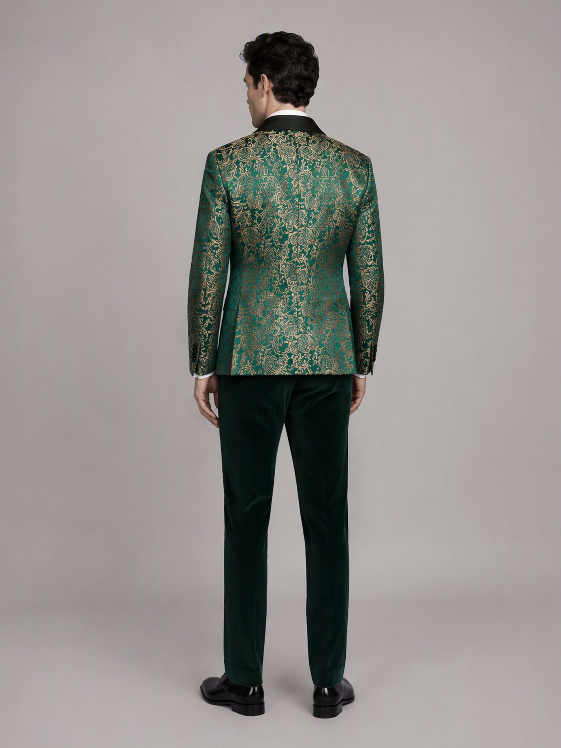 Savile GA0170 Men's Emerald Green Gold Paisley Jacquard Tuxedo – Front Close-Up with Black Satin Shawl Lapel, Vest & Black Tie Detail