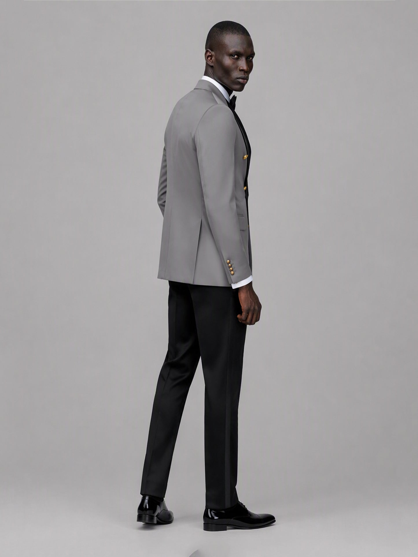 Men's grey double-breasted 2-piece suit set – back three-quarter view, Savile GA0175