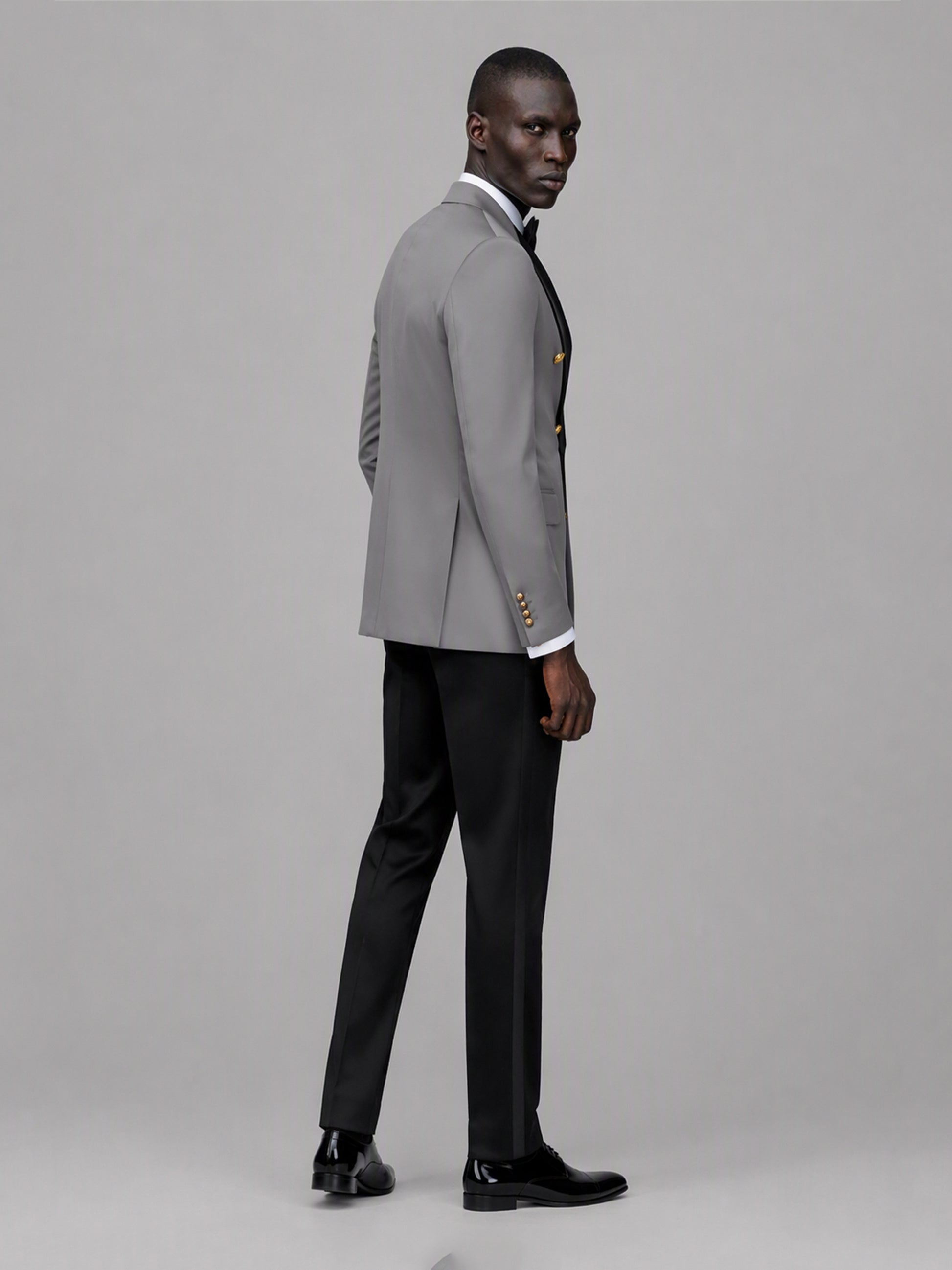 Men's grey double-breasted 2-piece suit set – back three-quarter view, Savile GA0175
