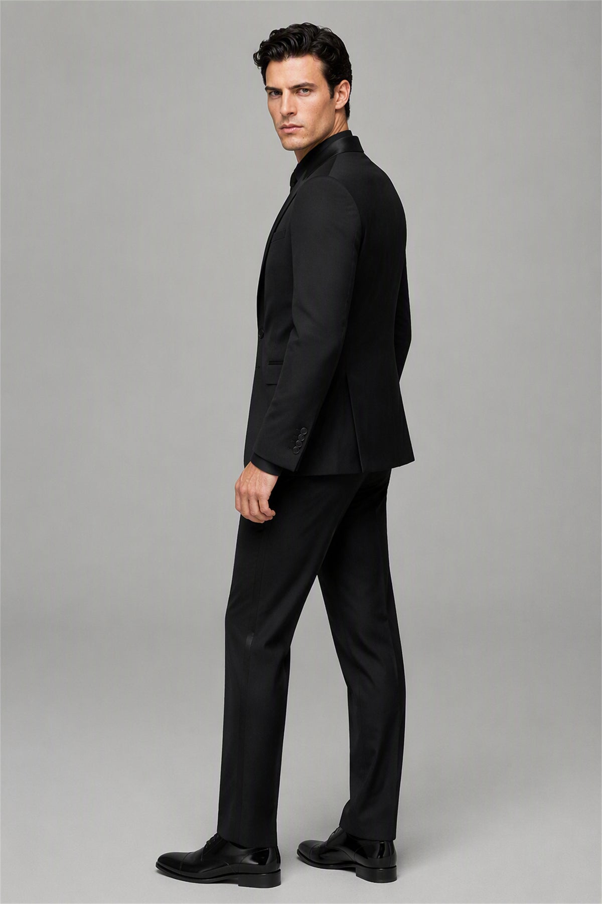 Savile Black 3-Piece Tuxedo Set – Half-body front close-up showing black wool-blend jacket, black satin shawl lapel, black vest and black shirt styling