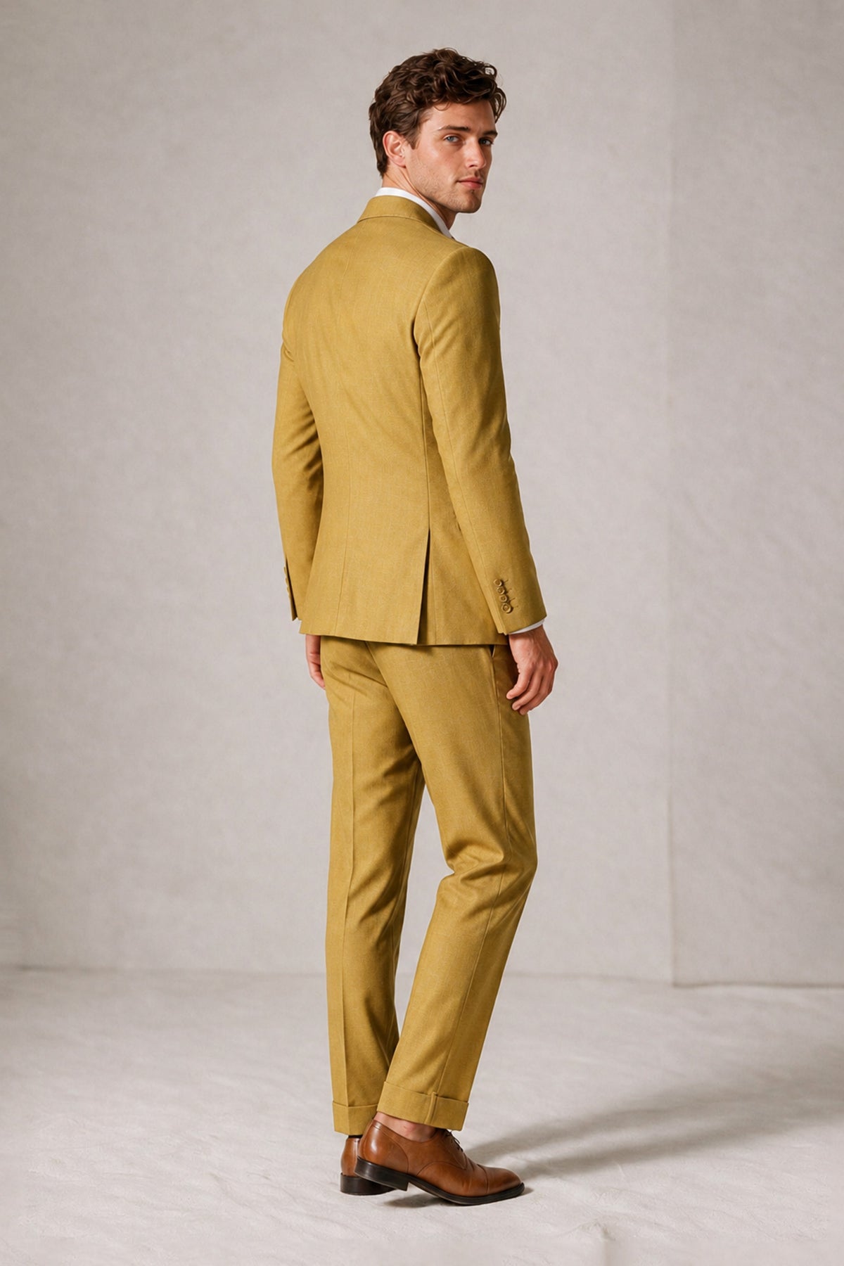 Savile Men's Gold Double-Breasted Slim Fit 2-Piece Suit Set – Peak Lapel Blazer & Cuffed Trousers | Wedding Prom Formal - Gold